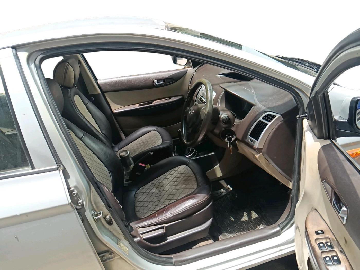 2011 Hyundai i20 MAGNA 1.2, Petrol, Manual, 91,748 km, interior