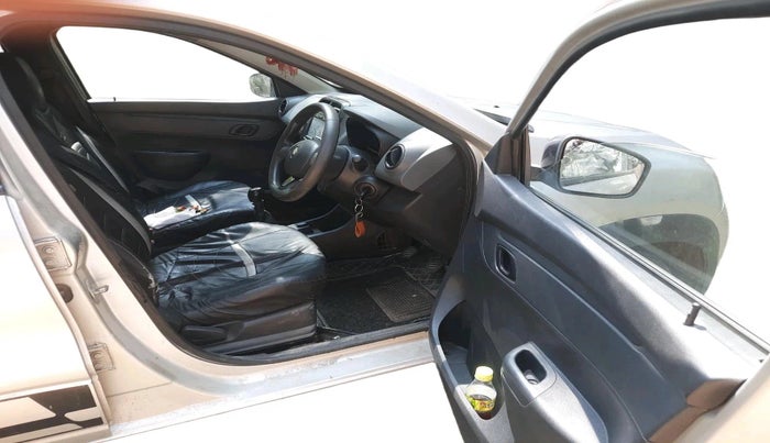 2016 Renault Kwid RXT 1.0, Petrol, Manual, 86,532 km, interior