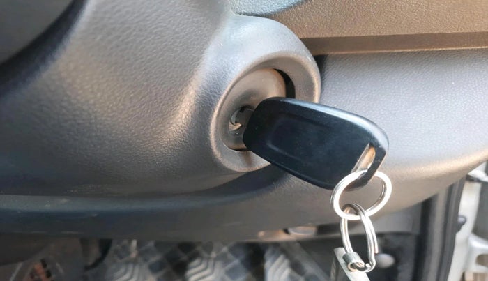 2016 Renault Kwid RXT 1.0, Petrol, Manual, 86,532 km, interior