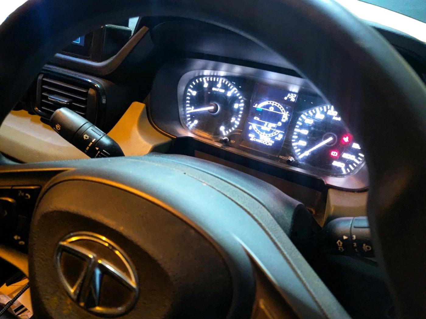 2023 Tata PUNCH ACCOMPLISHED MT, Petrol, Manual, 78,365 km, interior