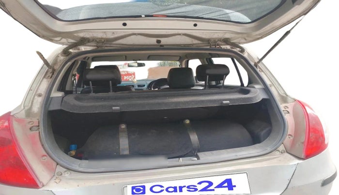 2013 Maruti Swift VXI, CNG, Manual, 1,24,416 km, exterior