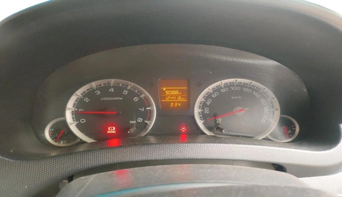 2013 Maruti Swift VXI, CNG, Manual, 1,24,416 km, interior