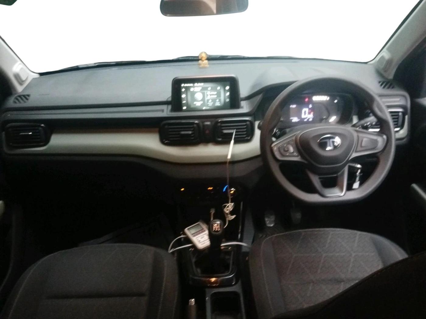 2025 Tata PUNCH Adventure Plus iCNG, CNG, Manual, 9,523 km, interior