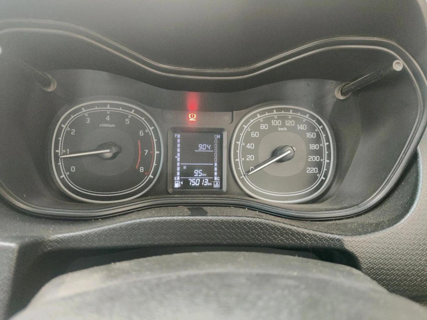 2022 Maruti Vitara Brezza LXI, CNG, Manual, 75,013 km, interior