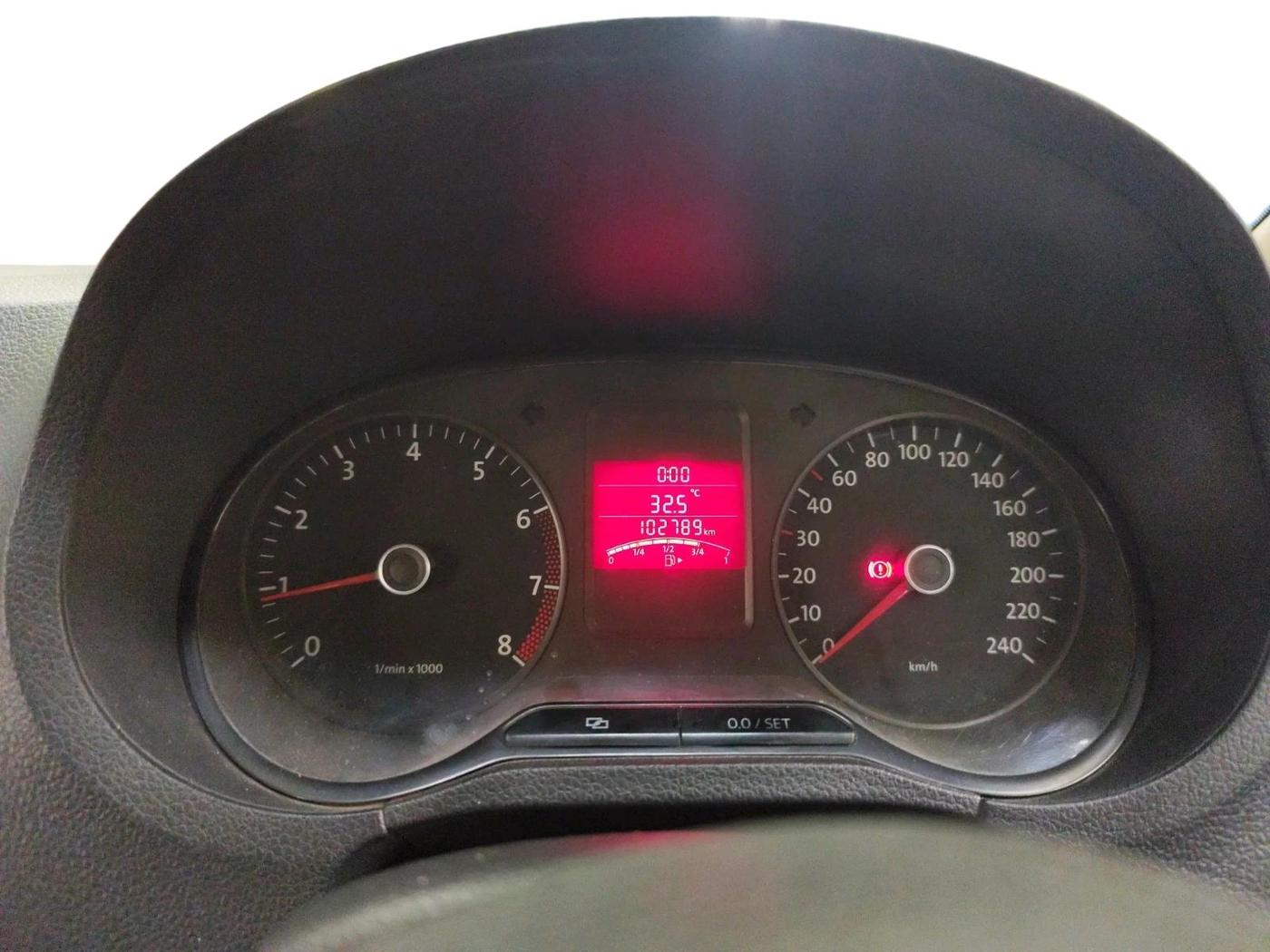 2011 Volkswagen Polo COMFORTLINE 1.2L PETROL, Petrol, Manual, 1,02,789 km, interior