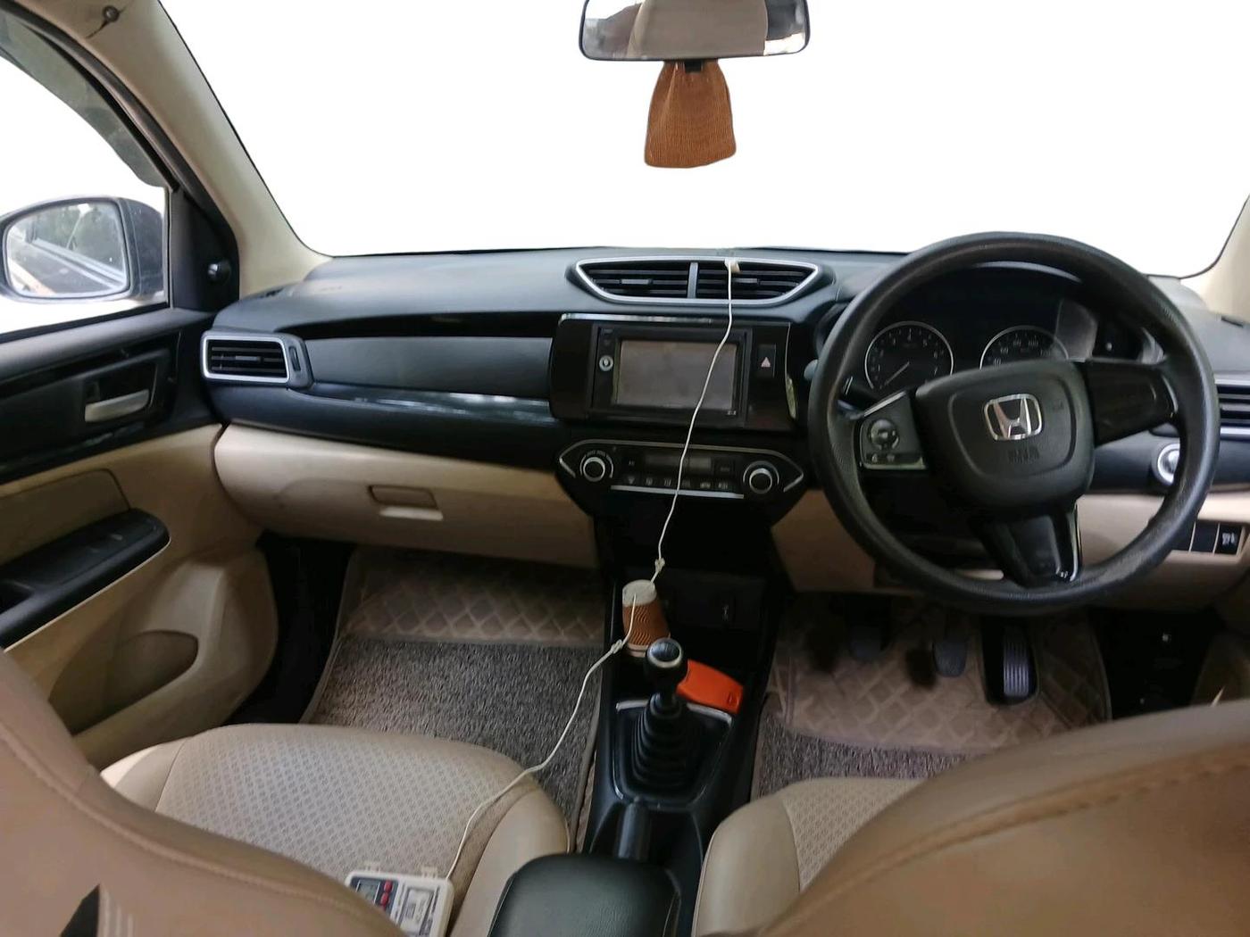 2018 Honda Amaze 1.2L I-VTEC V, Petrol, Manual, 56,135 km, interior