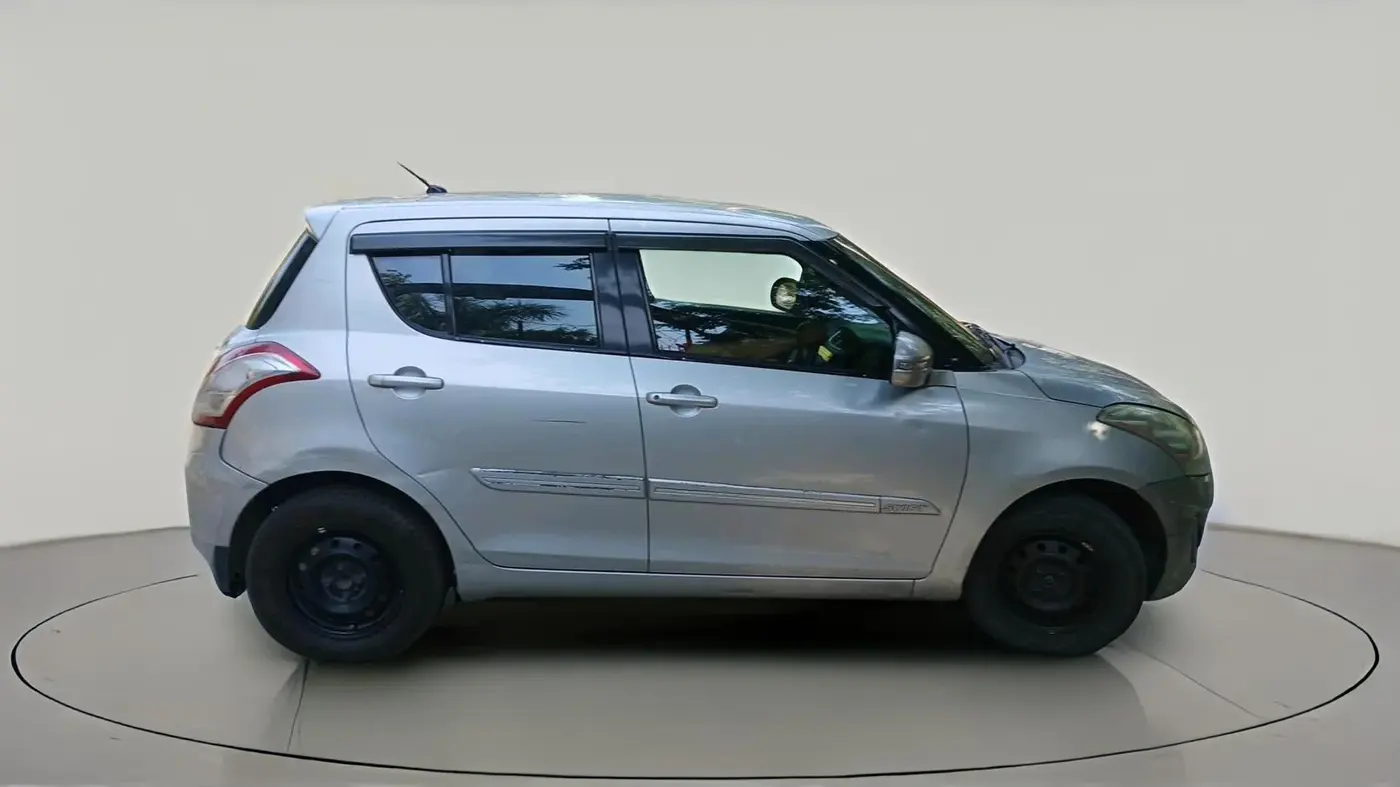 2015 Maruti Swift VXI, CNG, Manual, 91,962 km, exterior