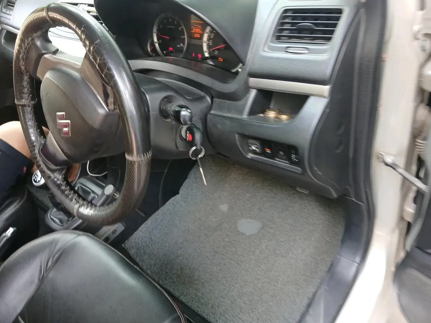2015 Maruti Swift VXI, CNG, Manual, 91,962 km, interior