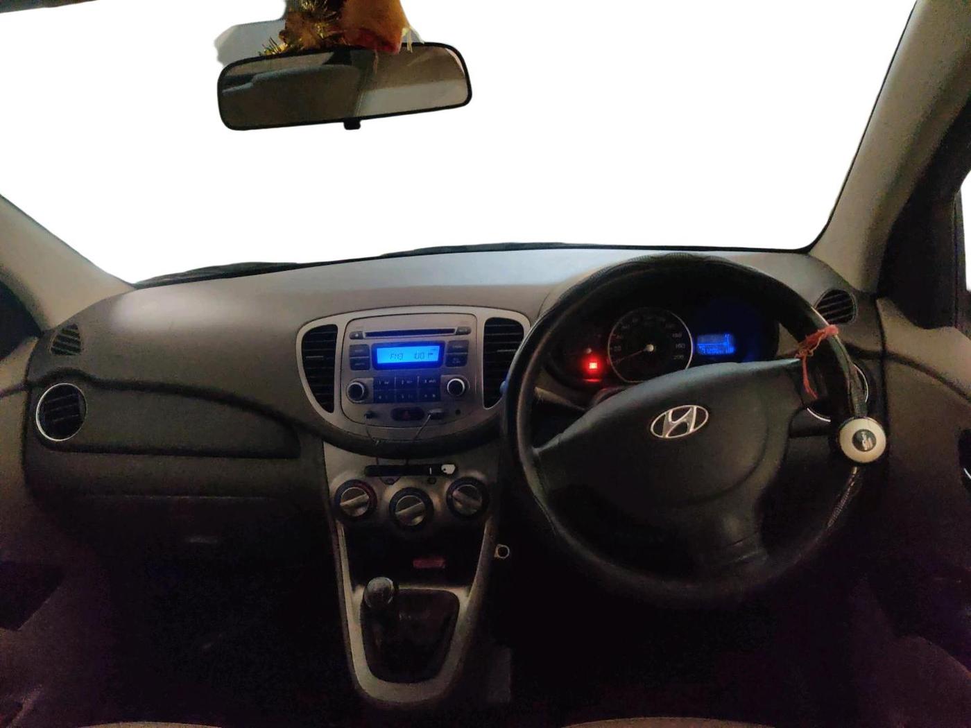 2013 Hyundai i10 MAGNA 1.2, CNG, Manual, 71,205 km, interior