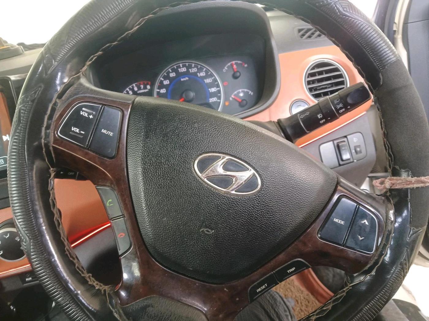 2015 Hyundai Grand i10 ASTA AT 1.2 KAPPA VTVT, Petrol, Automatic, 87,813 km, interior