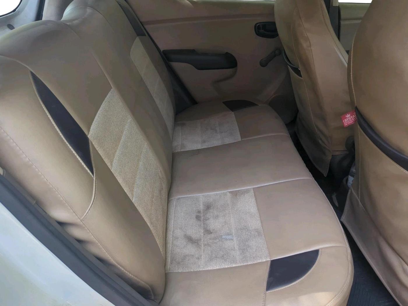 2013 Hyundai i10 ERA 1.1, CNG, Manual, 2,13,571 km, interior
