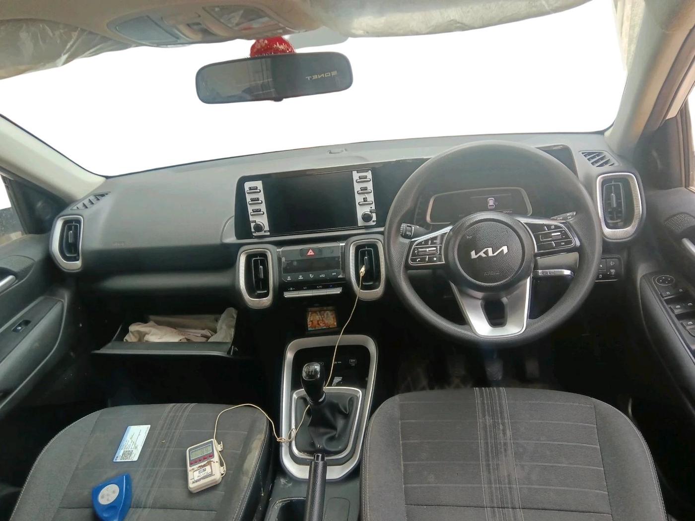 2024 KIA SONET HTK (O) 1.2 Petrol MT, Petrol, Manual, 19,704 km, interior