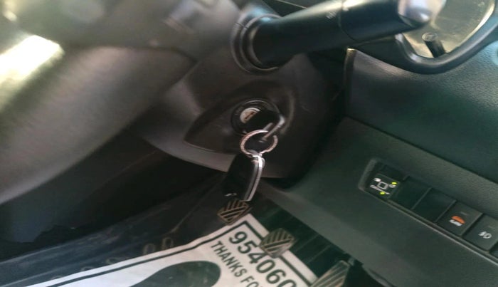 2020 Maruti Swift LXI, CNG, Manual, 1,00,575 km, interior