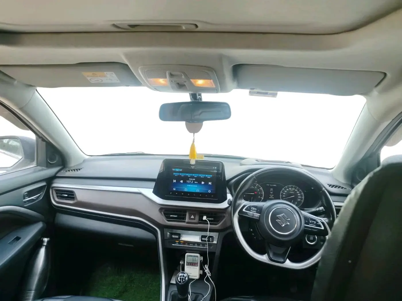2022 Maruti BREZZA ZXI + SMART HYBRID, Petrol, Manual, 74,481 km, interior