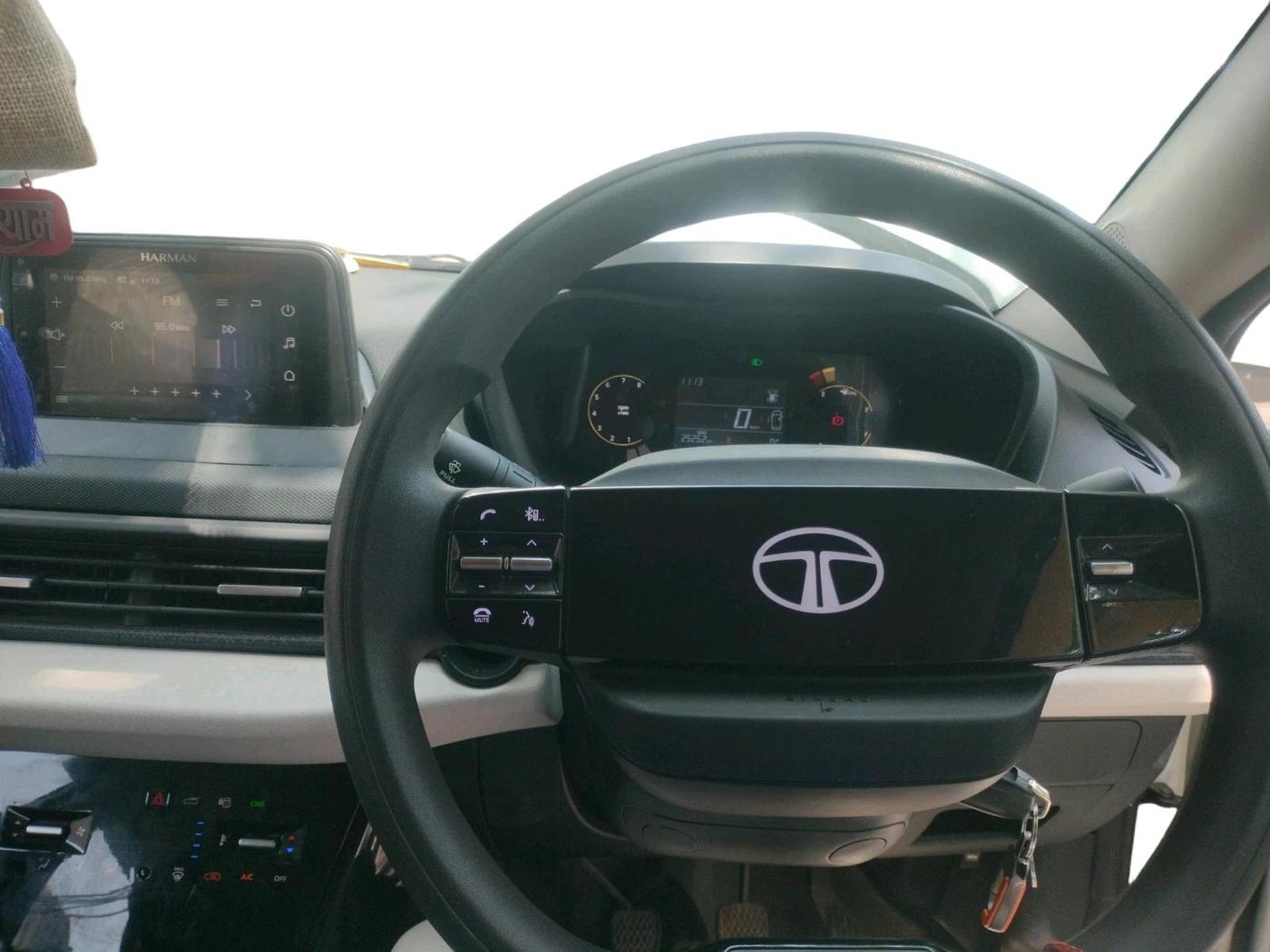 2024 Tata NEXON Pure S 1.2 iCNG, CNG, Manual, 25,252 km, interior