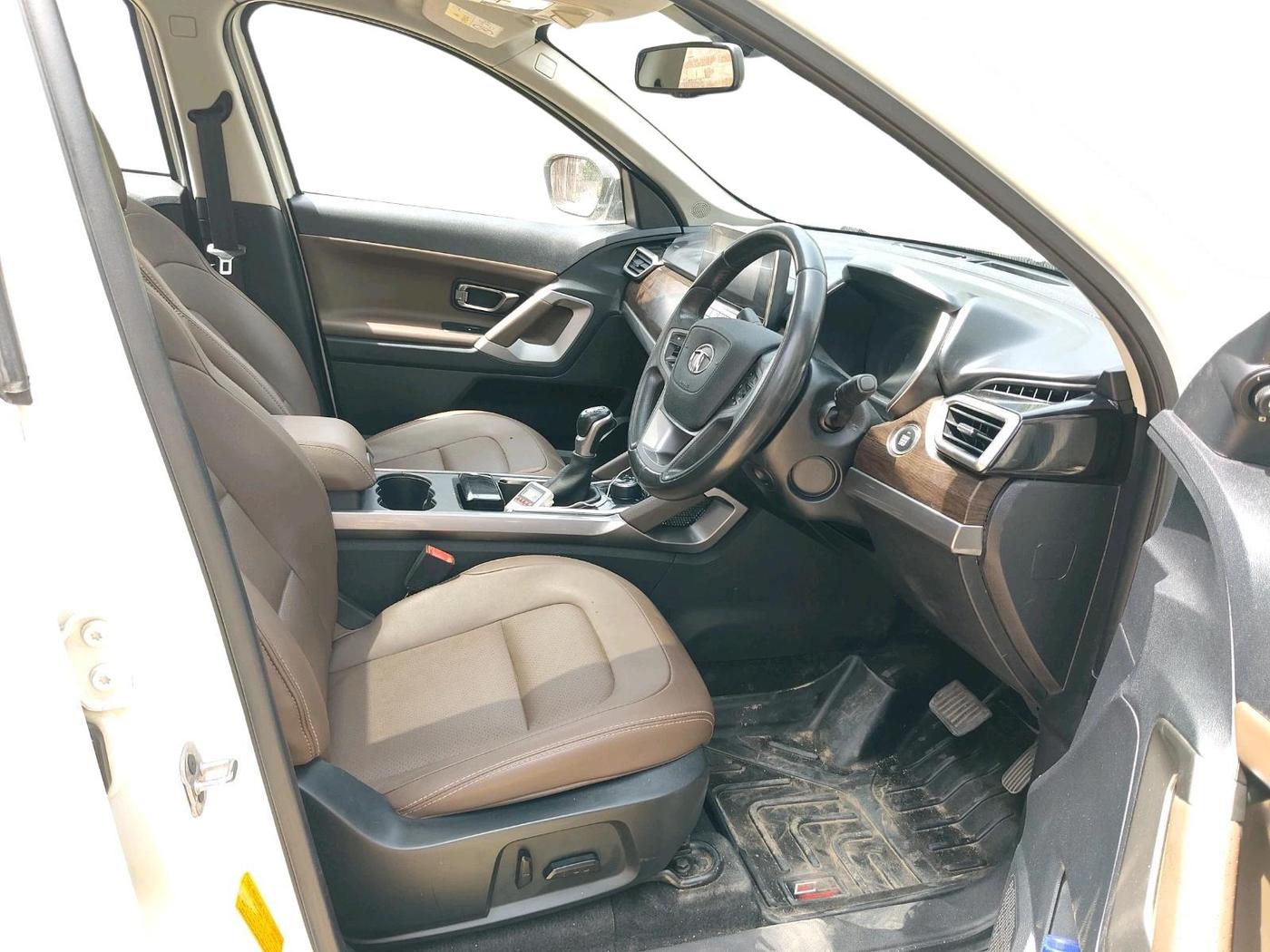 2020 Tata Harrier XZA PLUS 2.0L, Diesel, Automatic, 75,747 km, interior