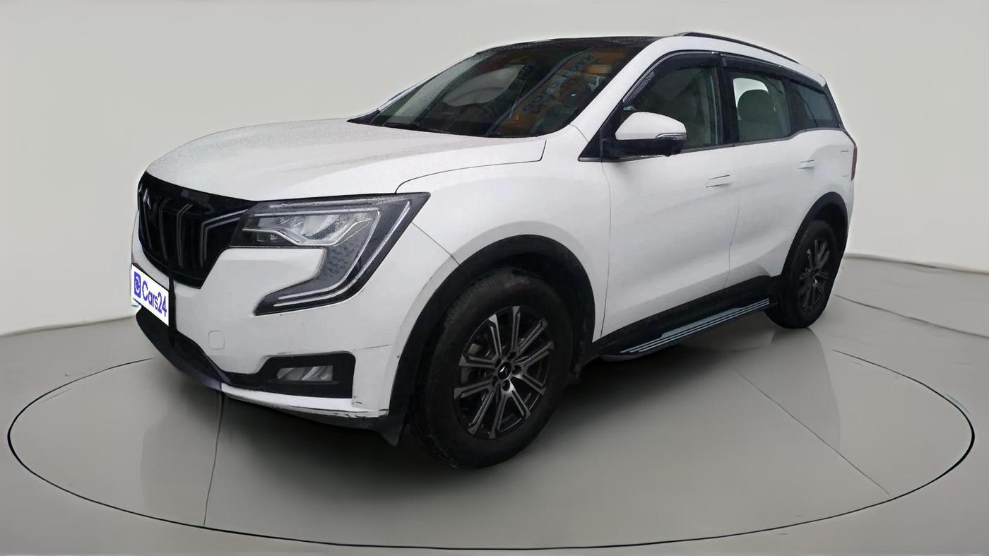 2025 Mahindra XUV700 AX 7 LUXURY D AT 7 STR, Diesel, Automatic, 11,910 km, exterior
