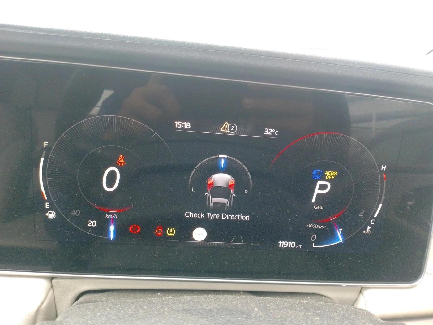 2025 Mahindra XUV700 AX 7 LUXURY D AT 7 STR, Diesel, Automatic, 11,910 km, interior