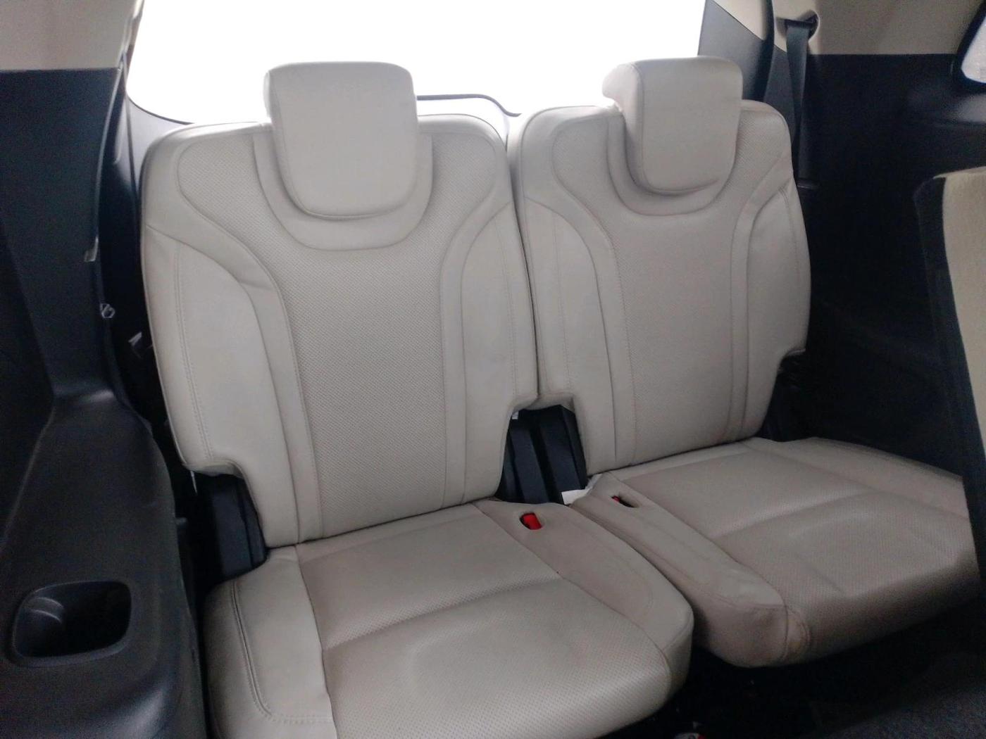 2025 Mahindra XUV700 AX 7 LUXURY D AT 7 STR, Diesel, Automatic, 11,910 km, interior
