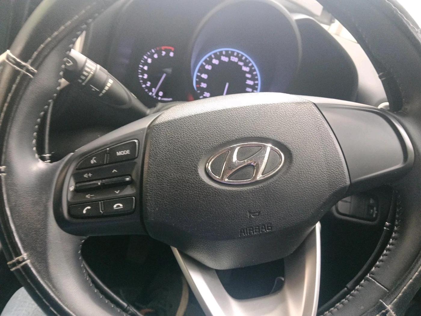 2021 Hyundai VENUE S+ 1.2, Petrol, Manual, 44,004 km, interior