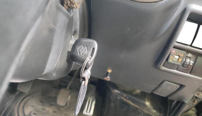 2015 Maruti Eeco 5 STR WITH A/C+HTR, Petrol, Manual, 1,00,518 km, interior