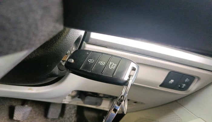 2022 KIA CARENS PRESTIGE 1.5 DIESEL 7 STR, Diesel, Manual, 13,601 km, interior