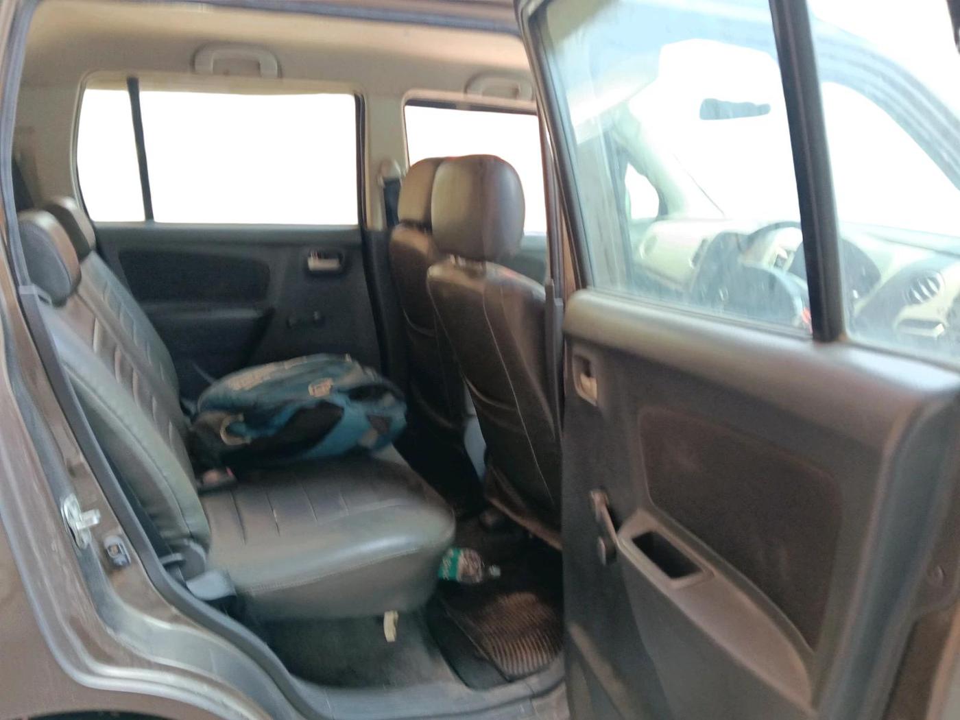 2011 Maruti Wagon R 1.0 LXI CNG, CNG, Manual, 69,511 km, interior