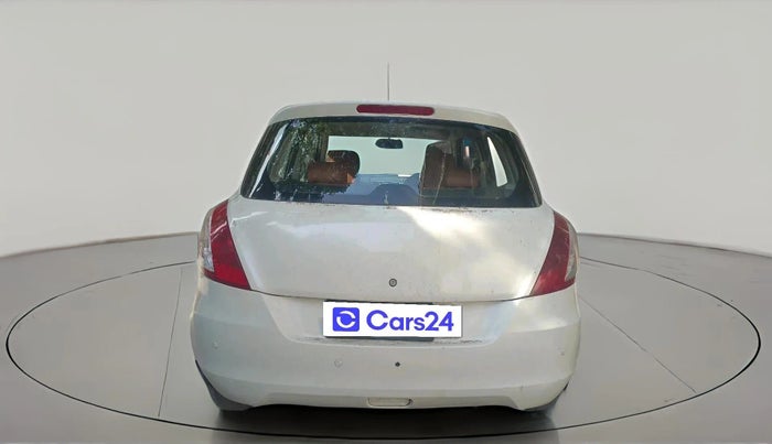 2017 Maruti Swift LXI (O), CNG, Manual, 1,07,365 km, exterior