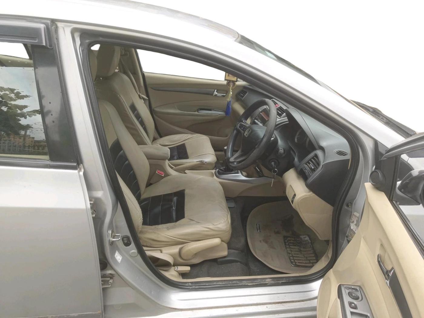 2012 Honda City 1.5L I-VTEC V MT, Petrol, Manual, 1,14,090 km, interior
