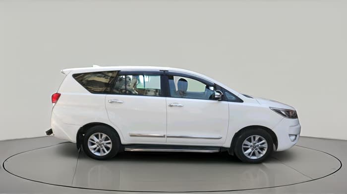 2017 Toyota Innova Crysta 2.8 GX AT 7 STR, Diesel, Automatic, 1,40,127 km, exterior