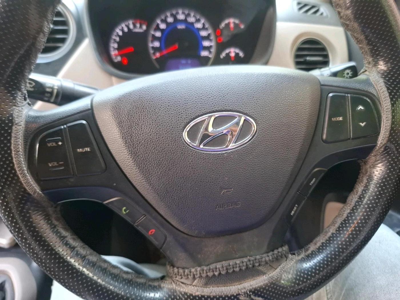 2017 Hyundai Grand i10 SPORTZ 1.2 KAPPA VTVT, CNG, Manual, 78,133 km, interior