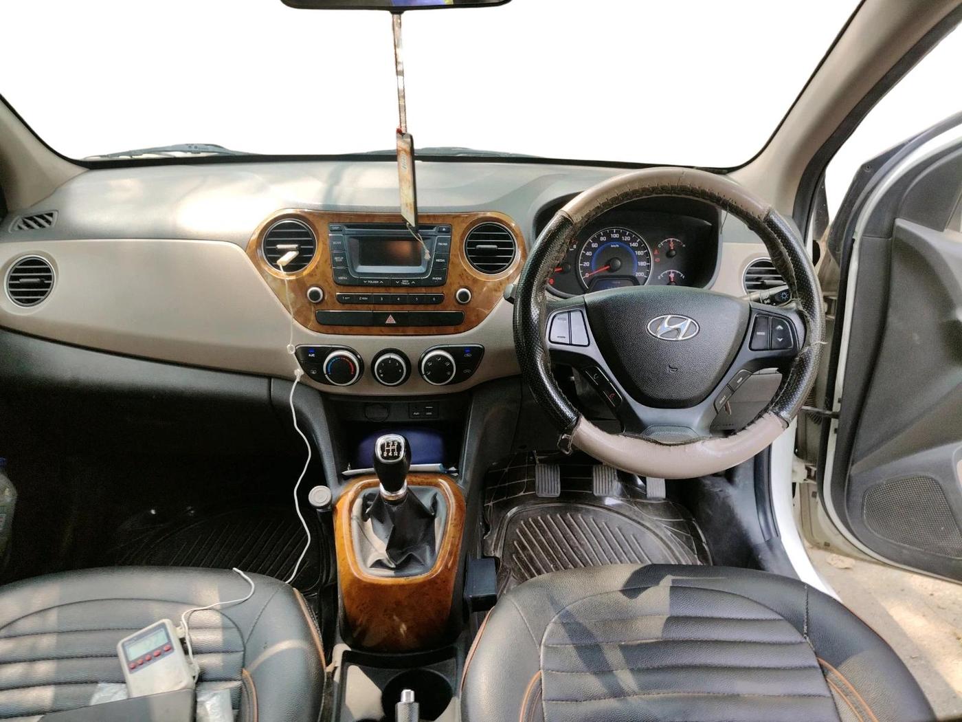 2015 Hyundai Grand i10 SPORTZ 1.2 KAPPA VTVT, Petrol, Manual, 78,086 km, interior