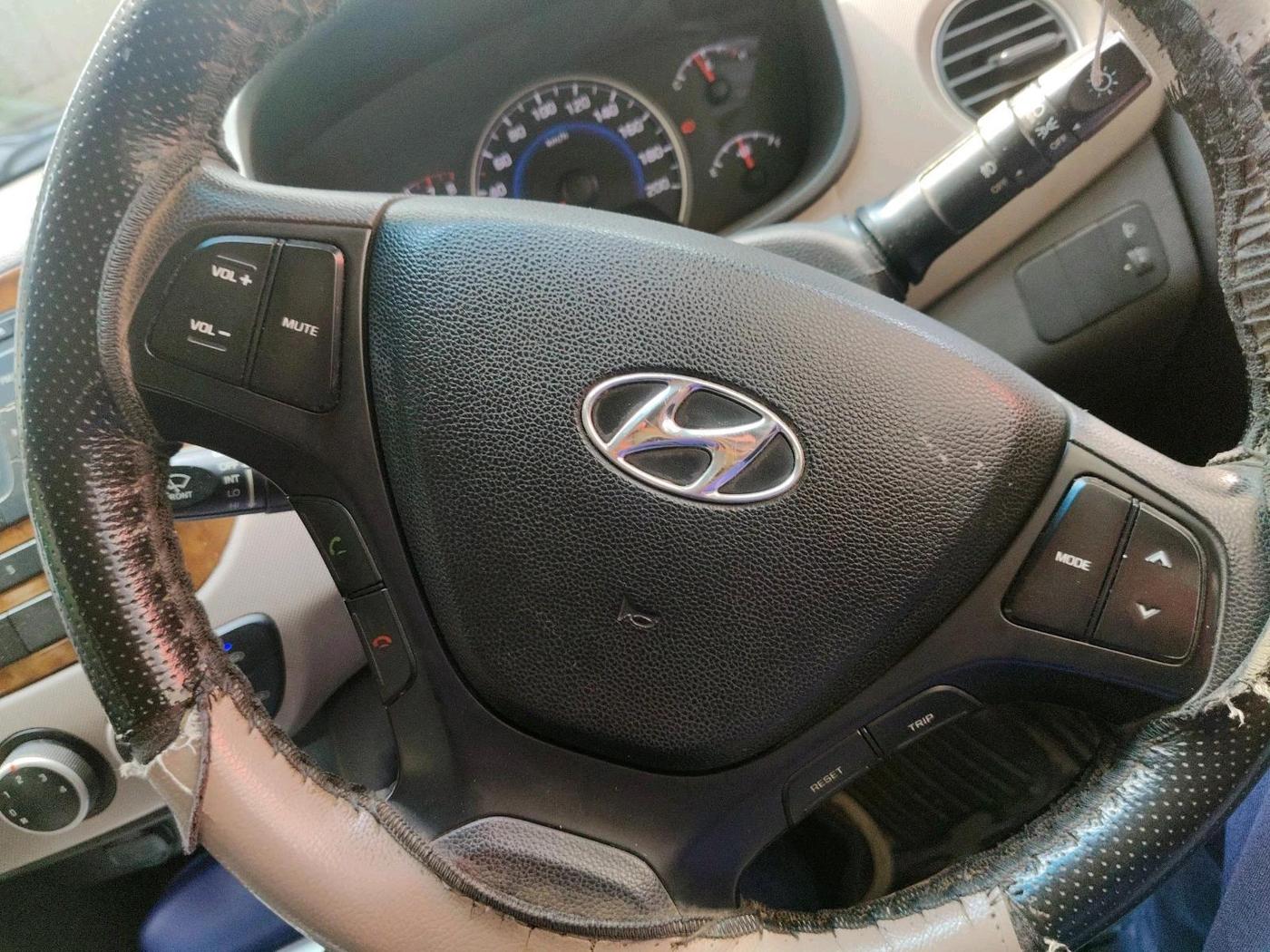 2015 Hyundai Grand i10 SPORTZ 1.2 KAPPA VTVT, Petrol, Manual, 78,086 km, interior