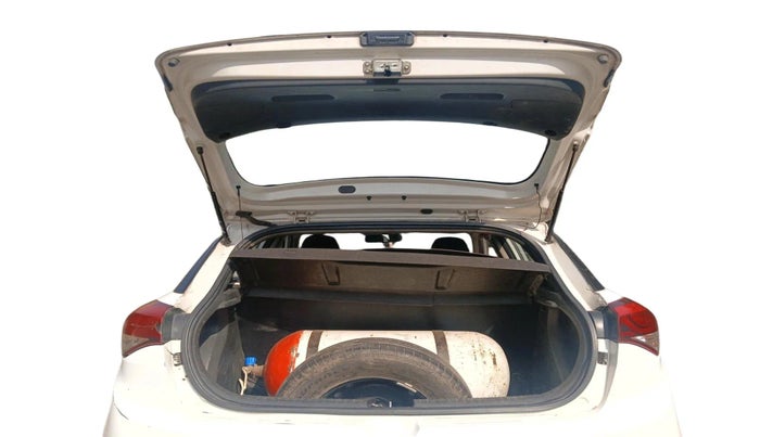 2017 Hyundai Elite i20 SPORTZ 1.2, CNG, Manual, 82,112 km, exterior