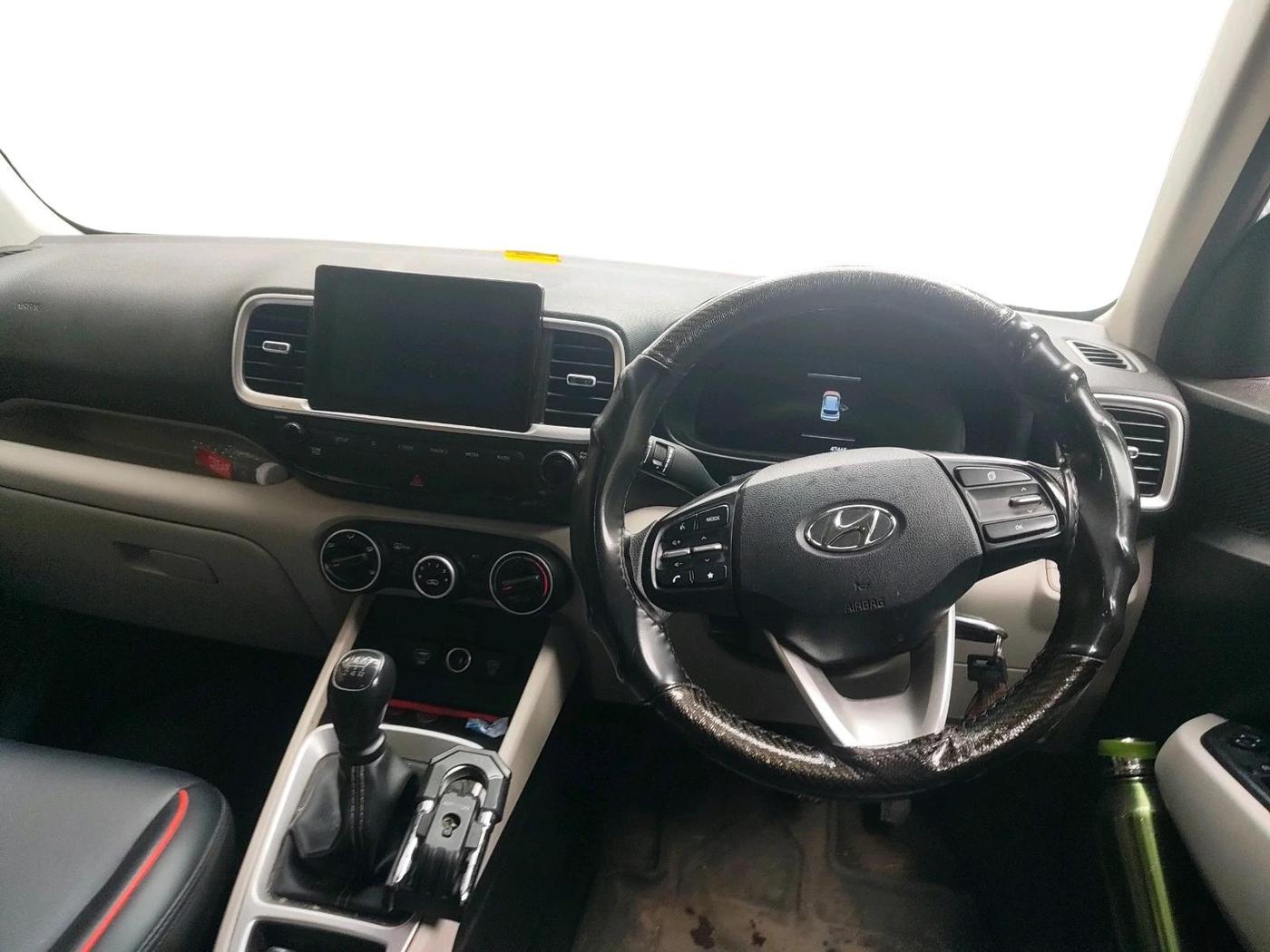 2023 Hyundai VENUE S 1.2, Petrol, Manual, 47,465 km, interior