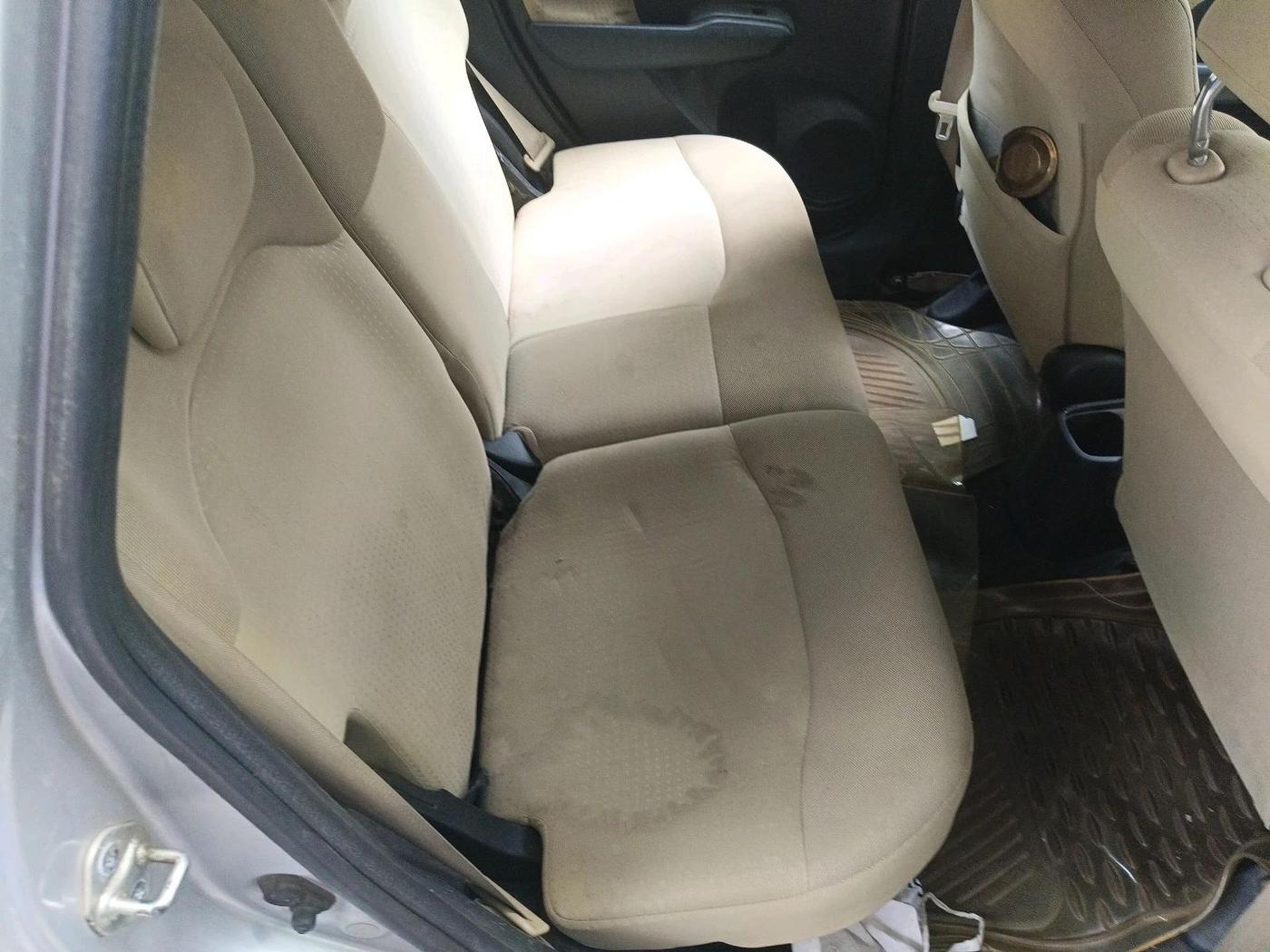 2012 Honda Jazz 1.2L I-VTEC BASE, Petrol, Manual, 1,01,712 km, interior