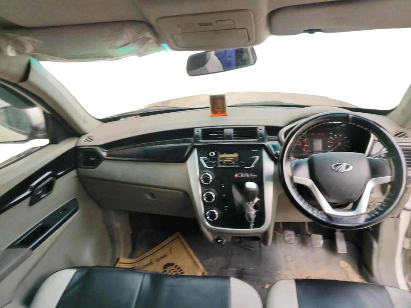 2016 Mahindra Kuv100 K6 6 STR, Petrol, Manual, 59,462 km, interior