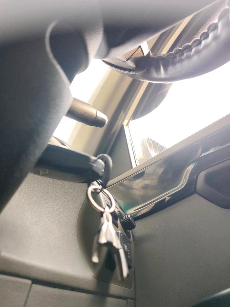 2016 Mahindra Kuv100 K6 6 STR, Petrol, Manual, 59,462 km, interior