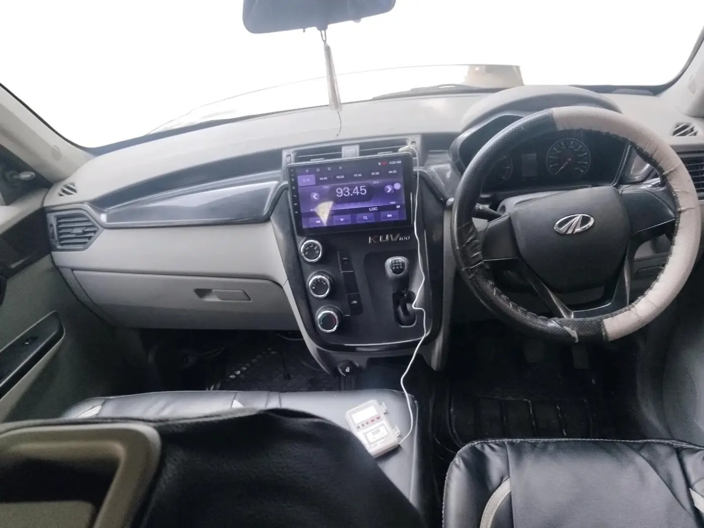 2016 Mahindra Kuv100 K4 6 STR, Petrol, Manual, 41,967 km, interior