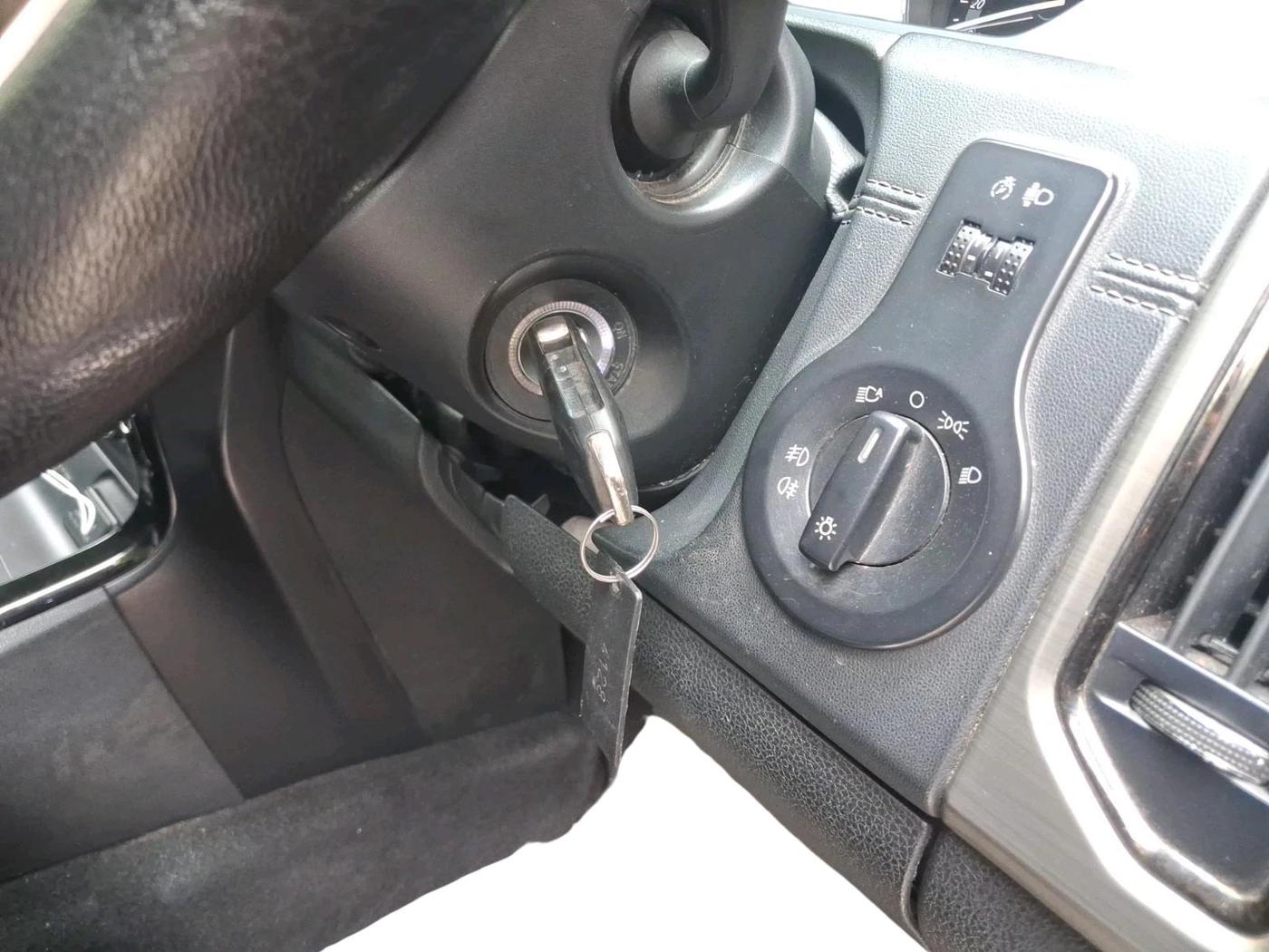 2017 Tata Hexa XTA 4X2 7 STR, Diesel, Automatic, 85,575 km, interior