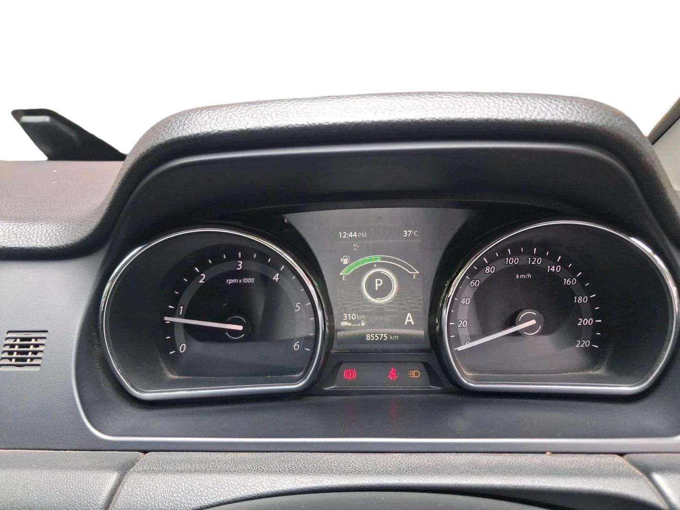 2017 Tata Hexa XTA 4X2 7 STR, Diesel, Automatic, 85,575 km, interior