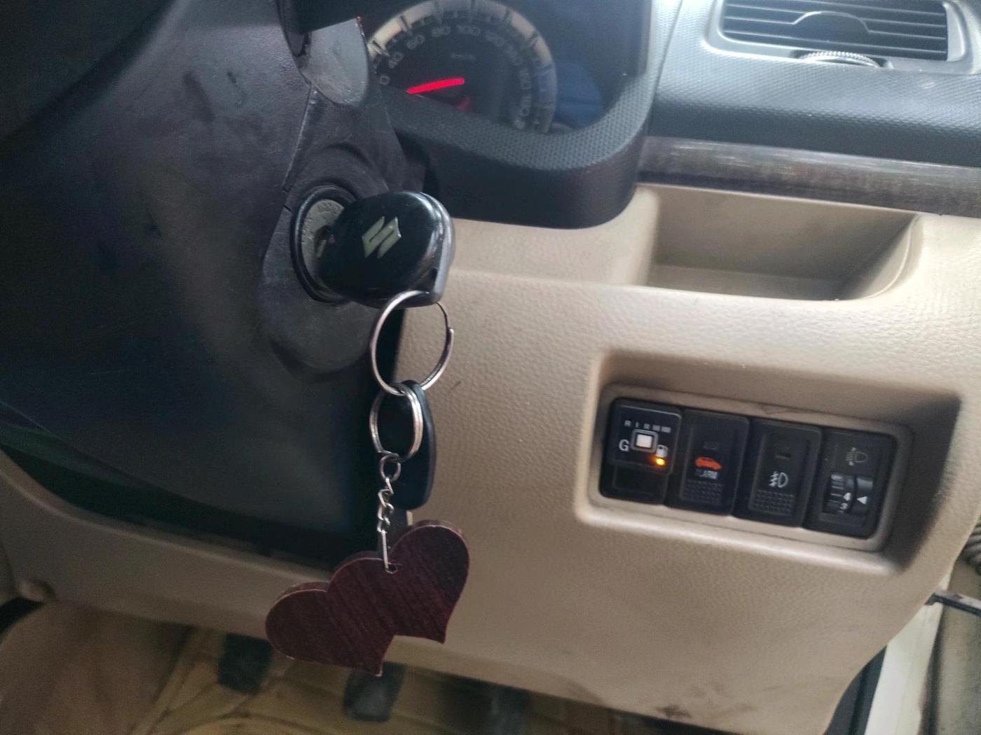2015 Maruti Swift Dzire LXI, CNG, Manual, 98,269 km, interior