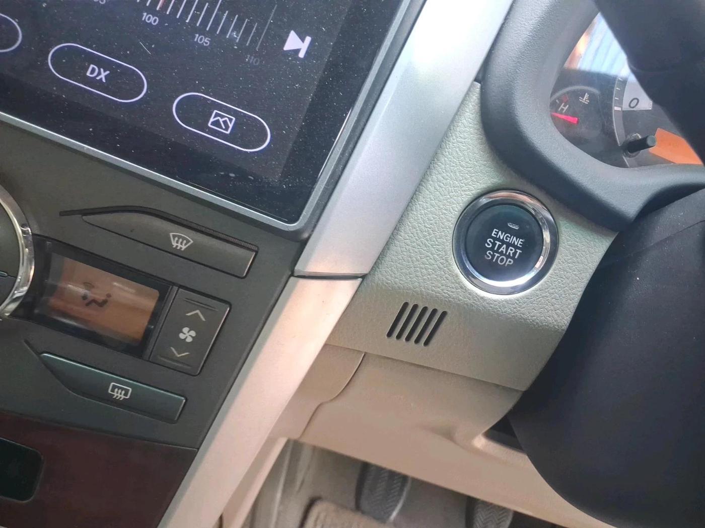 2011 Toyota Corolla Altis GL PETROL, Petrol, Manual, 84,698 km, interior