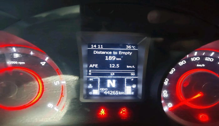 2019 Mahindra XUV300 W8 1.5 DIESEL, Diesel, Manual, 44,265 km, interior