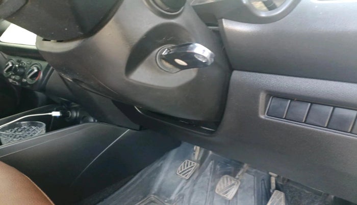 2023 Maruti Swift LXI, Petrol, Manual, 42,690 km, interior