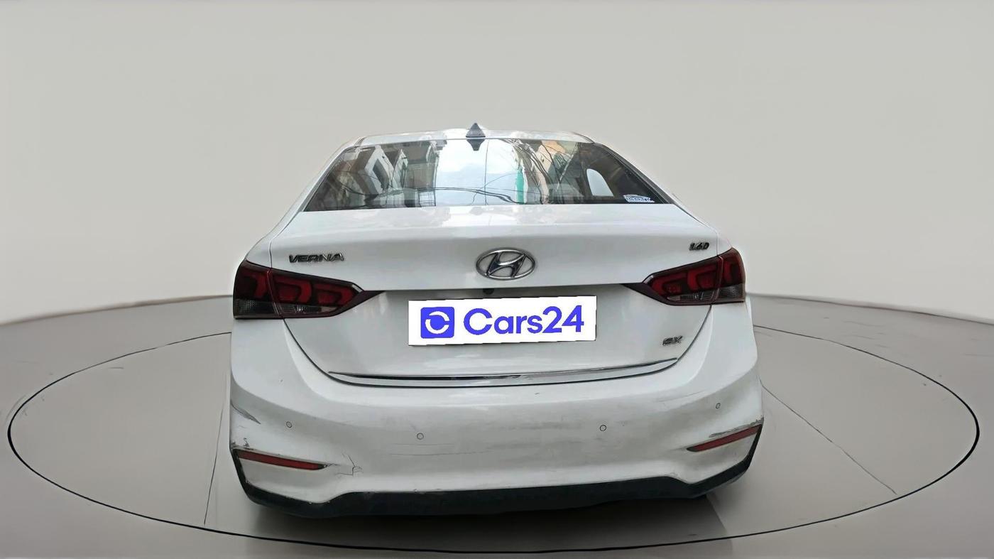 2018 Hyundai Verna 1.6 CRDI SX + AT, Diesel, Automatic, 1,24,599 km, exterior