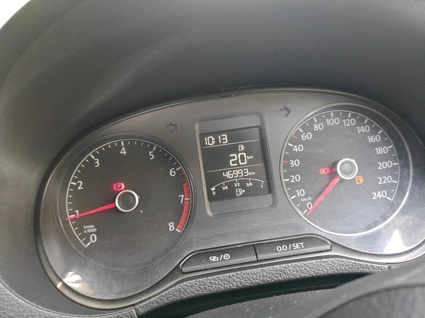 2017 Volkswagen Polo COMFORTLINE 1.2L, Petrol, Manual, 46,993 km, interior