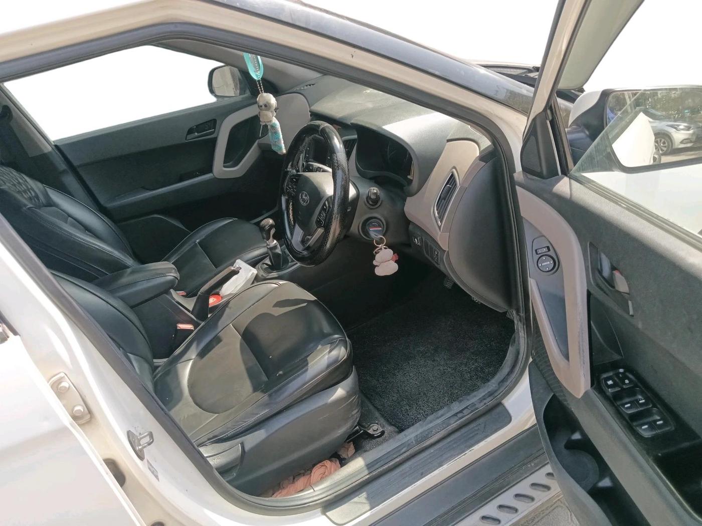 2017 Hyundai Creta E PLUS 1.6 PETROL, CNG, Manual, 1,09,036 km, interior