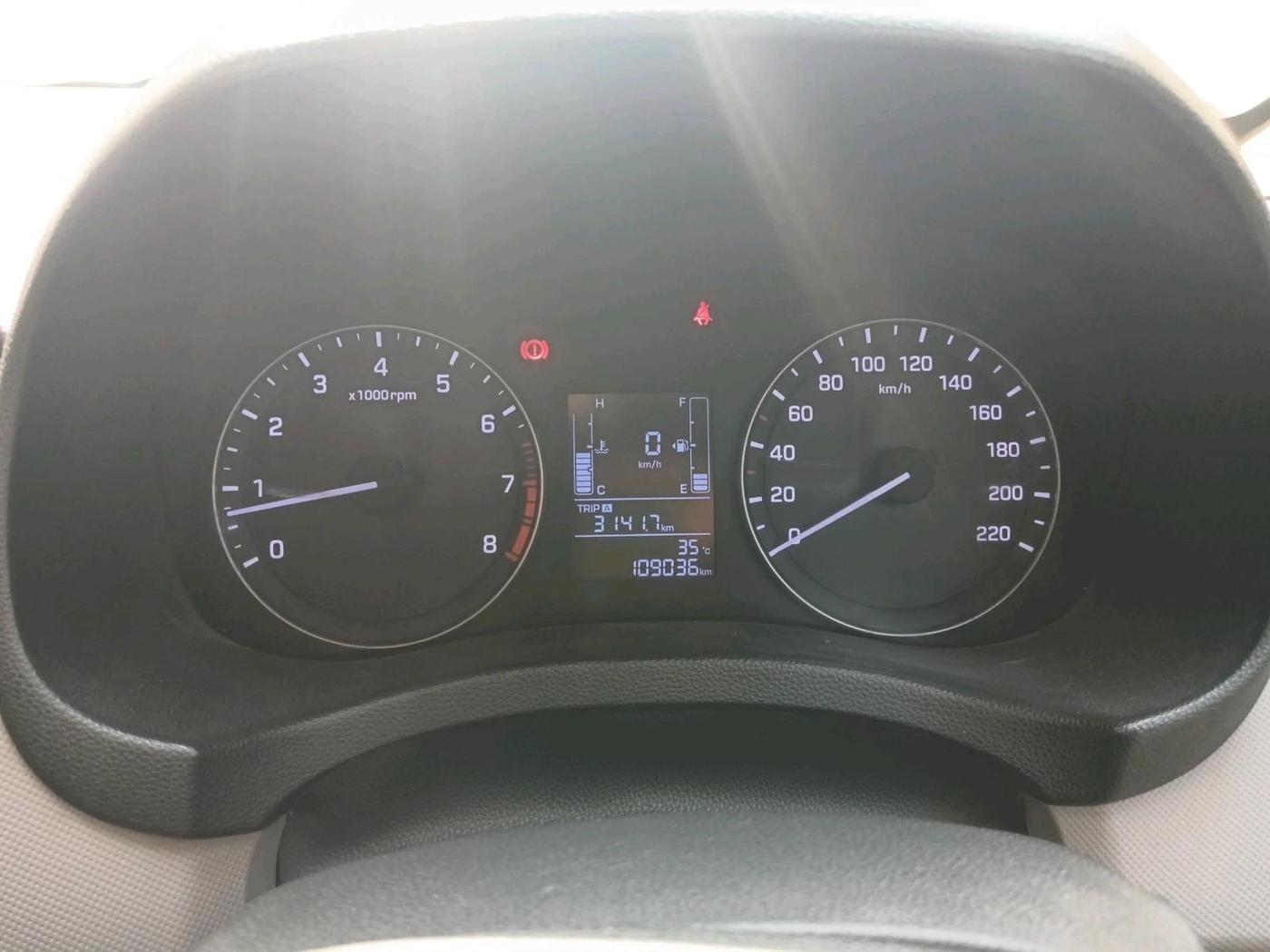 2017 Hyundai Creta E PLUS 1.6 PETROL, CNG, Manual, 1,09,036 km, interior