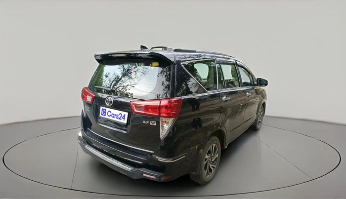 2022 Toyota Innova Crysta 2.7 VX 7 STR, Petrol, Manual, 36,173 km, exterior